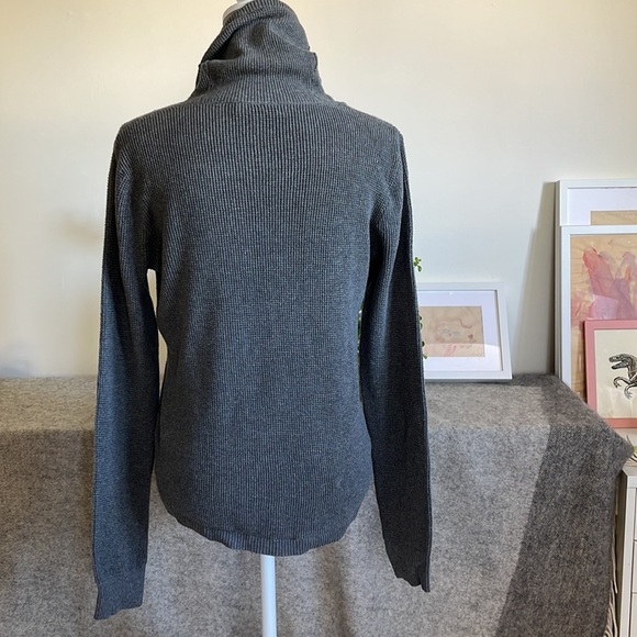 Lauren sweatshirt/top, gray waffle knit, with drawstring turtleneck, size L - Picture 2 of 9